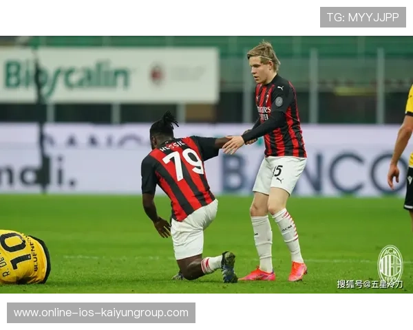 AC米兰替补立刻头槌定胜负